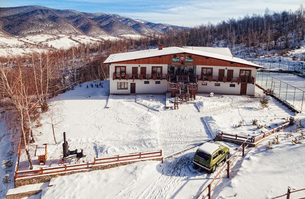 Alpen House Hotel Vyshka Exterior photo